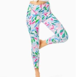 NEW LILLY PULITZER WEEKENDER HIGH RISE
LEGGINGS RESORT WHITE HOLDING COURT